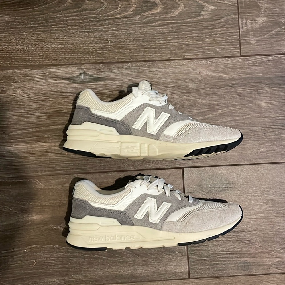 New Balance 997 Men’s size 9.5